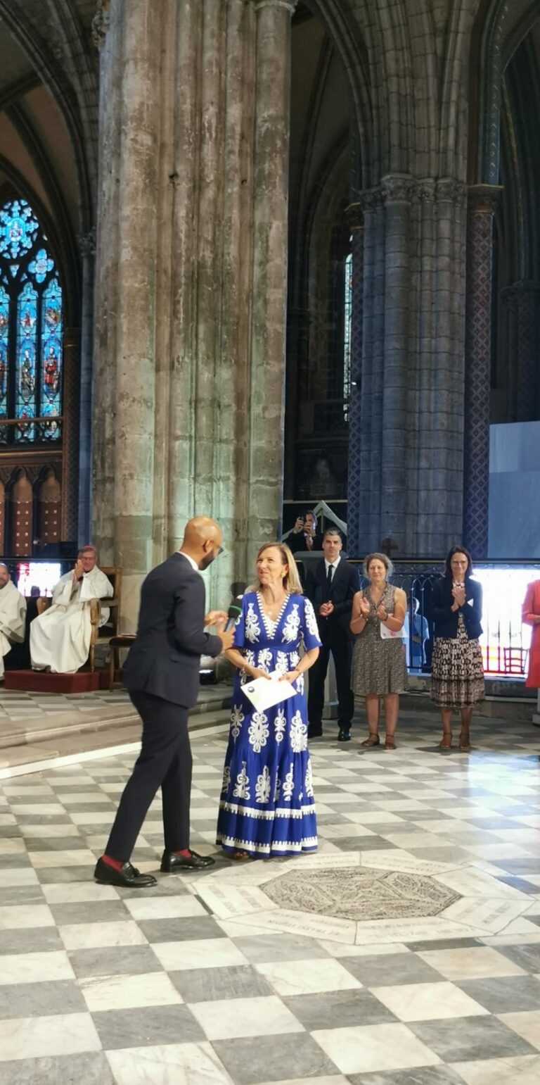 Remise d’une lettre de mission à la cathédrale Saint-André